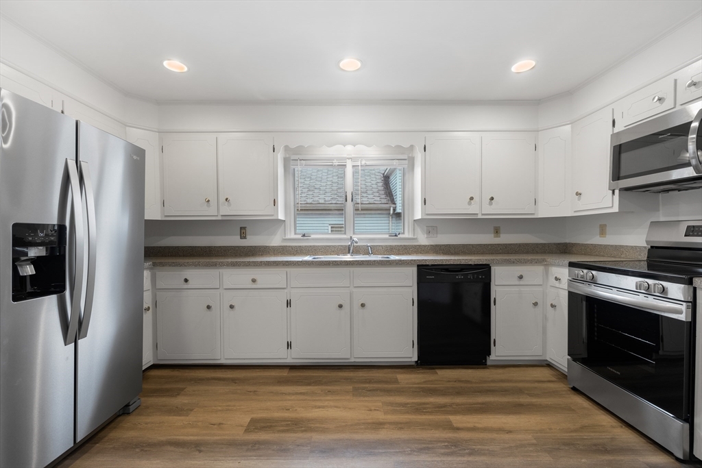 4 bed, 1 bath apartment for rent at 53 Stockton St Unit 2, Dorchester — photo 3 of 33