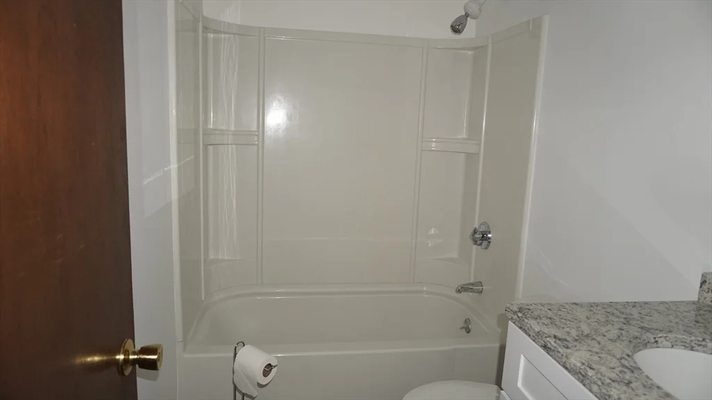 2 bed, 1 bath apartment for rent at 53 Swanson Ct Unit 36C, Boxborough — photo 6 of 7