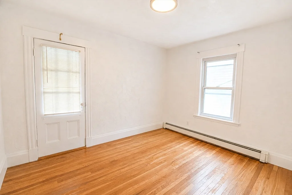 3 bed, 1 bath apartment for rent at 53 Sycamore St Unit 1, Glendale