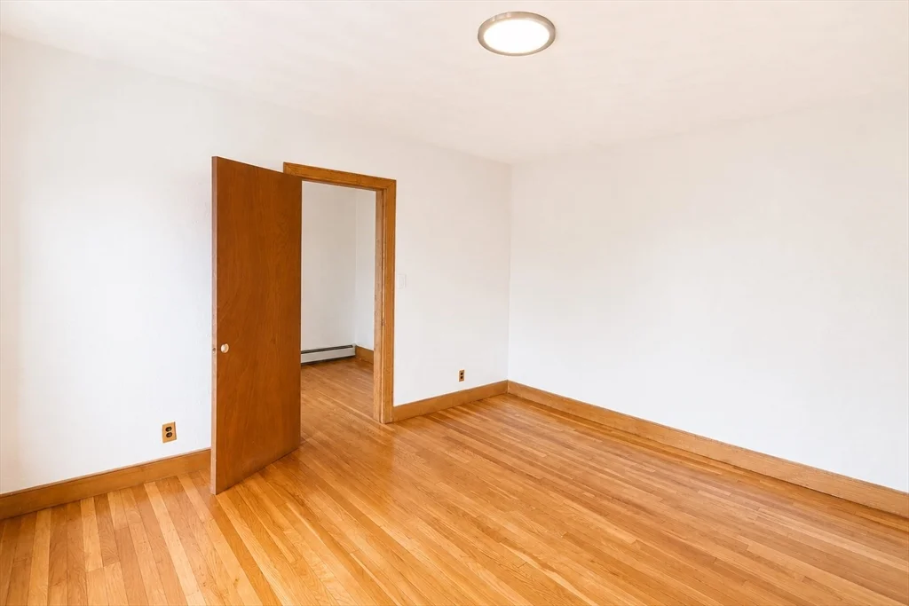 3 bed, 1 bath apartment for rent at 53 Sycamore St Unit 1, Glendale — photo 7 of 16