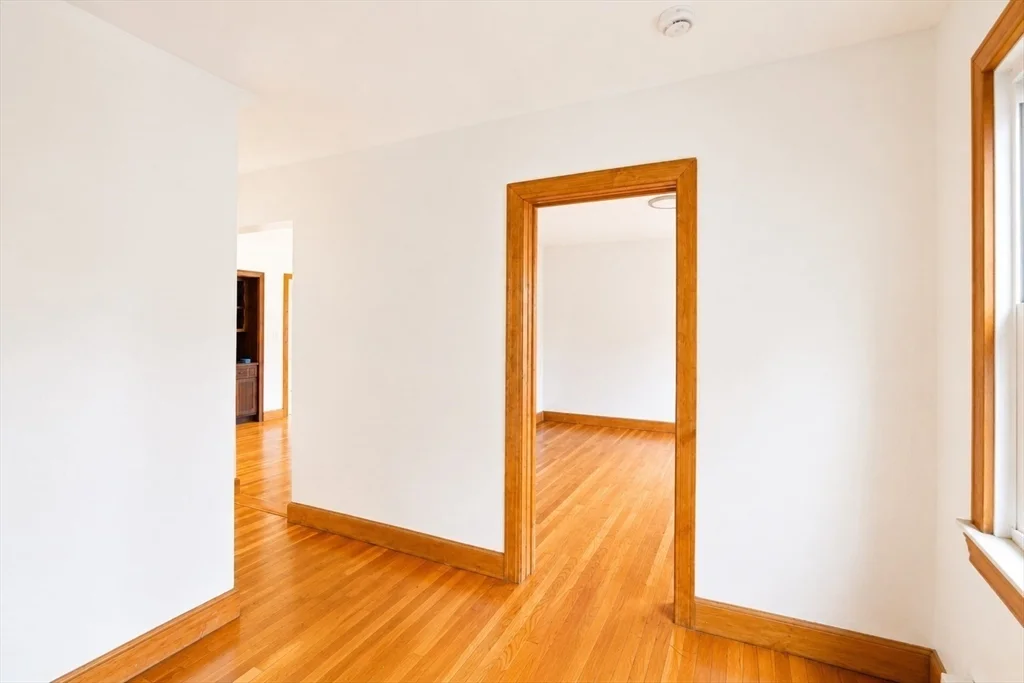 3 bed, 1 bath apartment for rent at 53 Sycamore St Unit 1, Glendale — photo 13 of 16