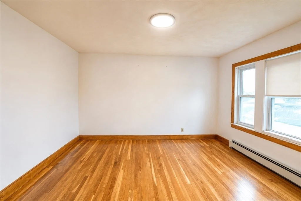 3 bed, 1 bath apartment for rent at 53 Sycamore St Unit 1, Glendale — photo 12 of 16