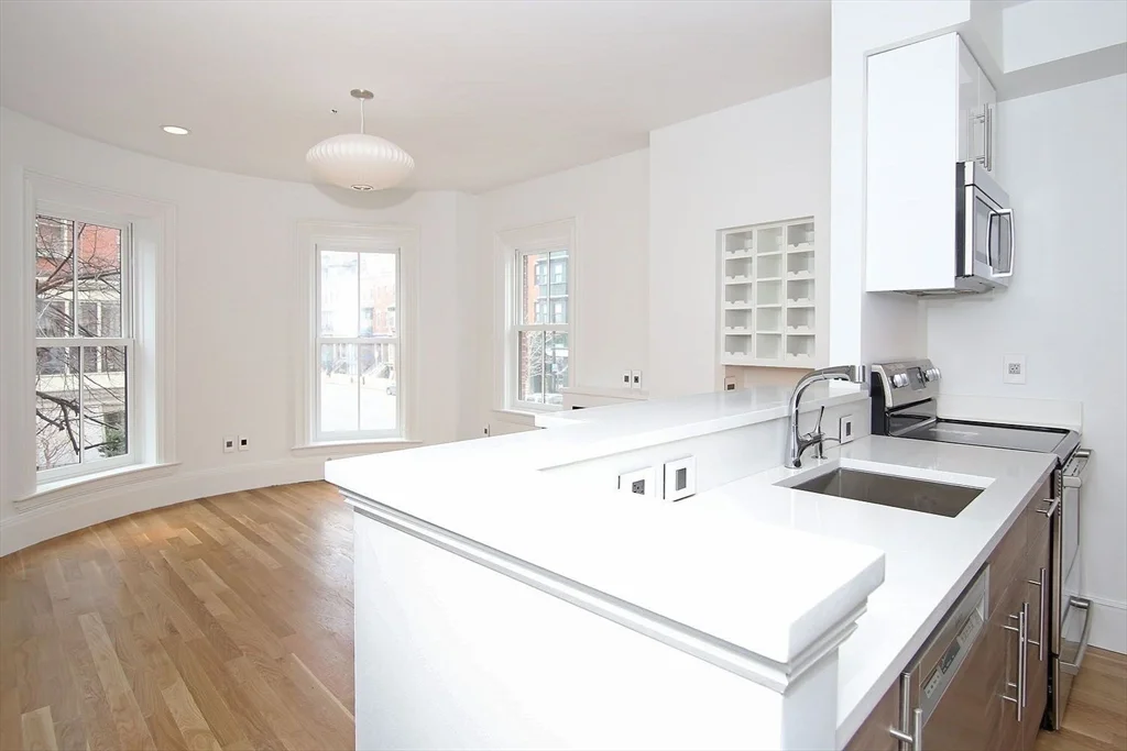 2 bed, 2 bath apartment for rent at 53 Union Park Unit 1, South End — photo 4 of 14
