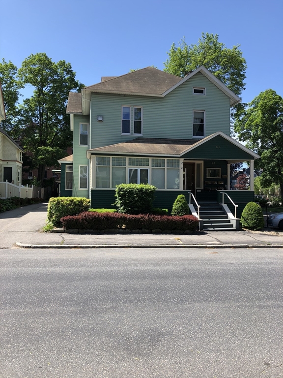 Studio bed, 1 bath apartment for rent at 53 William St Unit 4, WPI