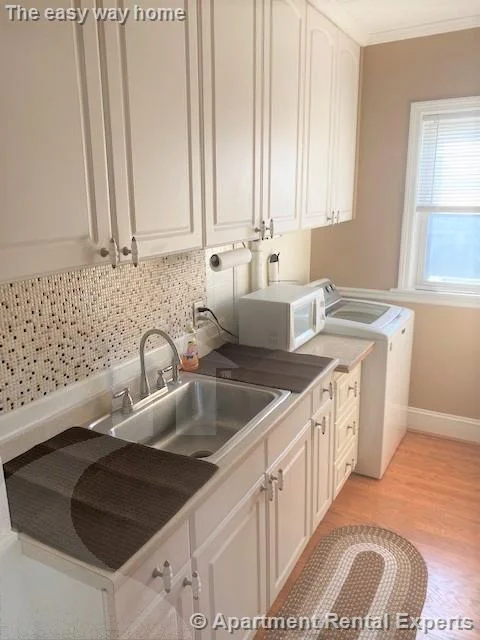 3 bed, 1 bath apartment for rent at 53 Winchester St Unit 2, Tufts — photo 1 of 13