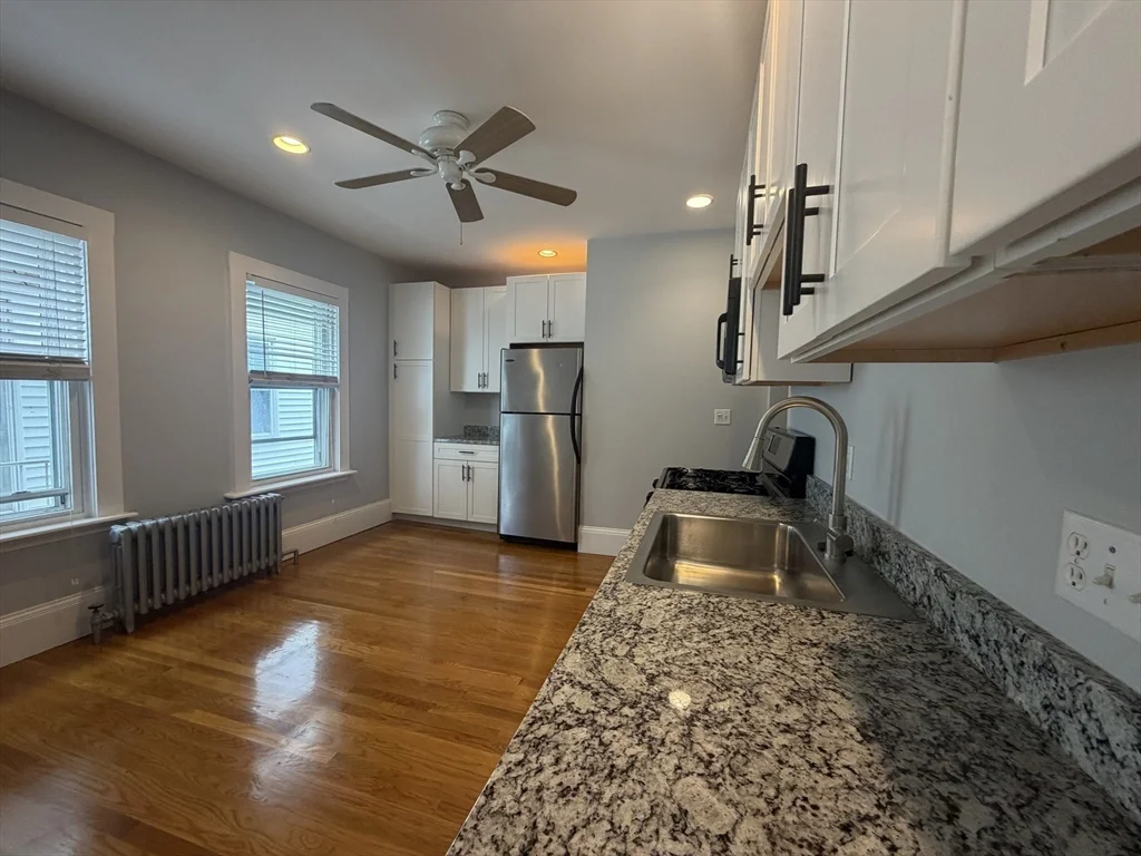 2 bed, 1 bath apartment for rent at 53 Winthrop Shore Dr Unit 1, Winthrop — photo 4 of 17