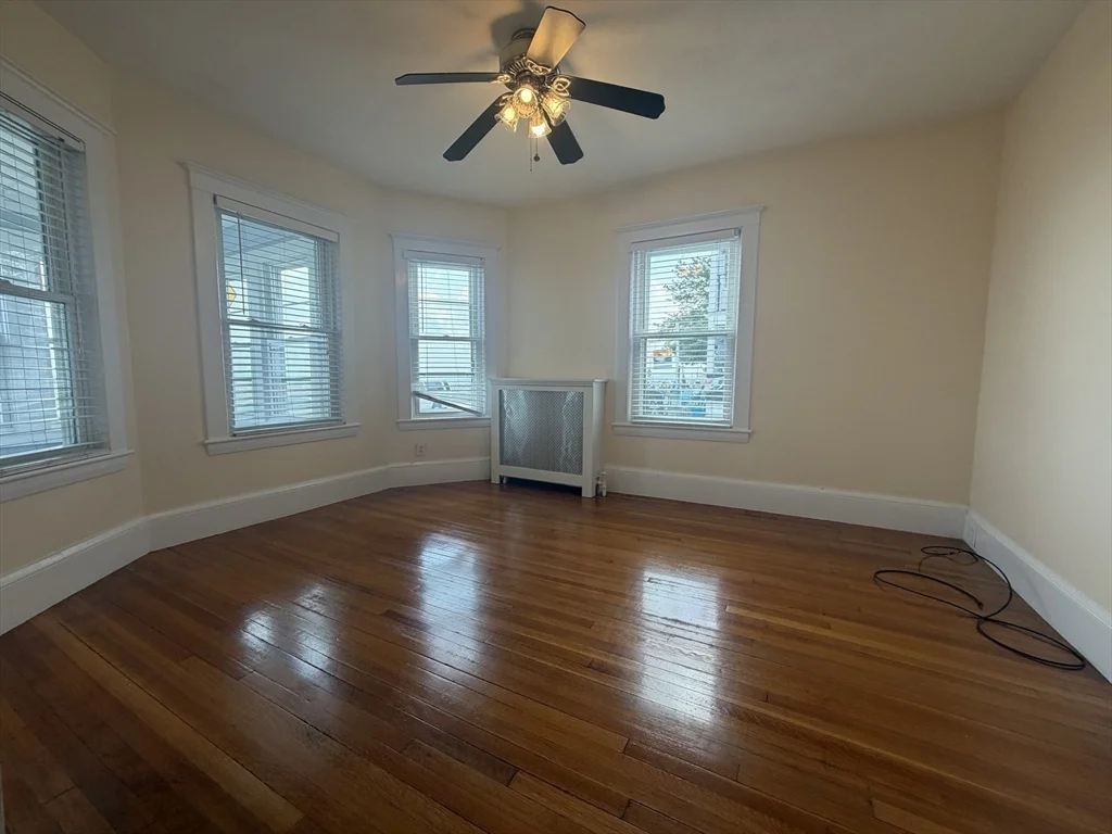 2 bed, 1 bath apartment for rent at 53 Winthrop Shore Dr Unit 1, Winthrop — photo 9 of 17