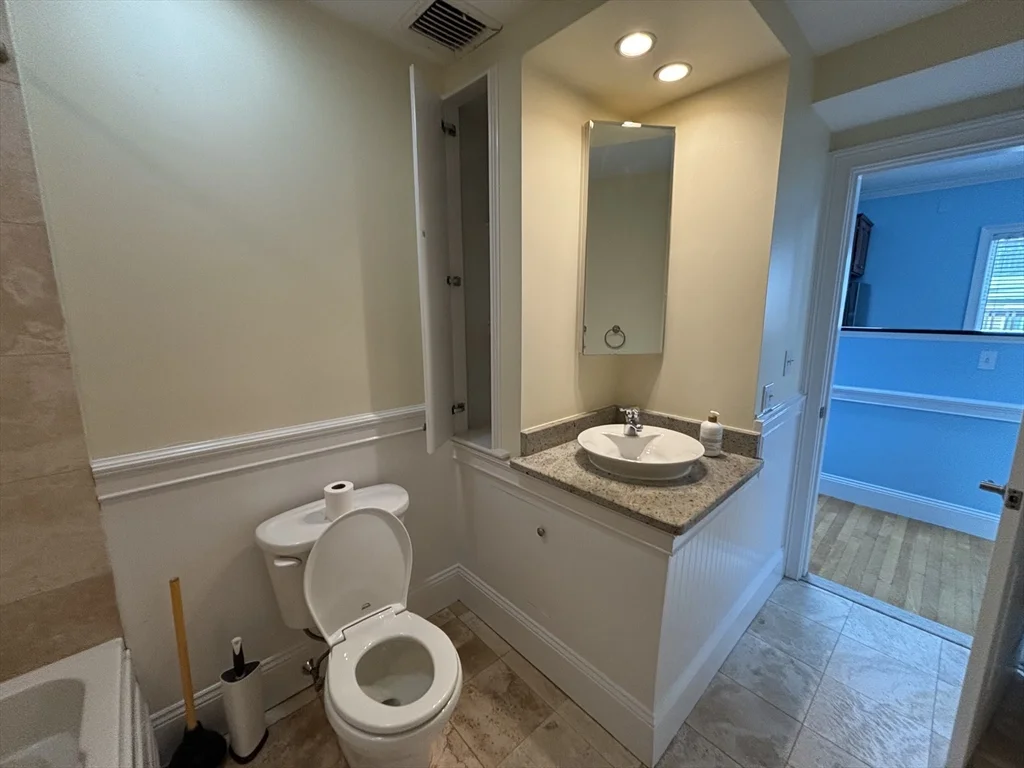 1 bed, 1 bath apartment for rent at 53 Woodward St Unit 3, South Boston — photo 7 of 10