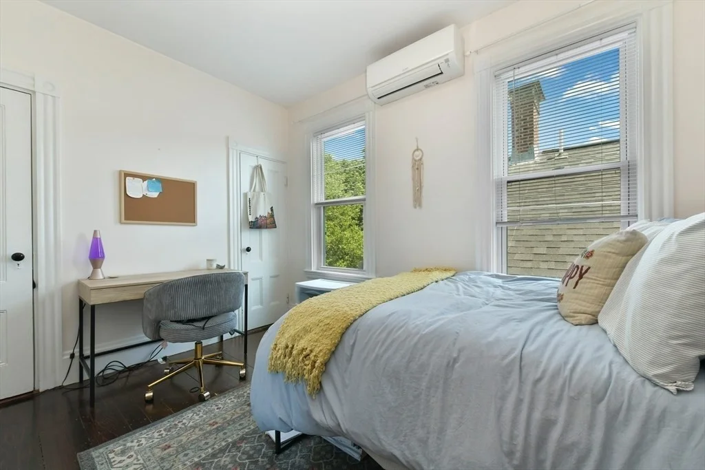 3 bed, 1 bath apartment for rent at 530-532 E Sixth St Unit 3, South Boston — photo 11 of 14