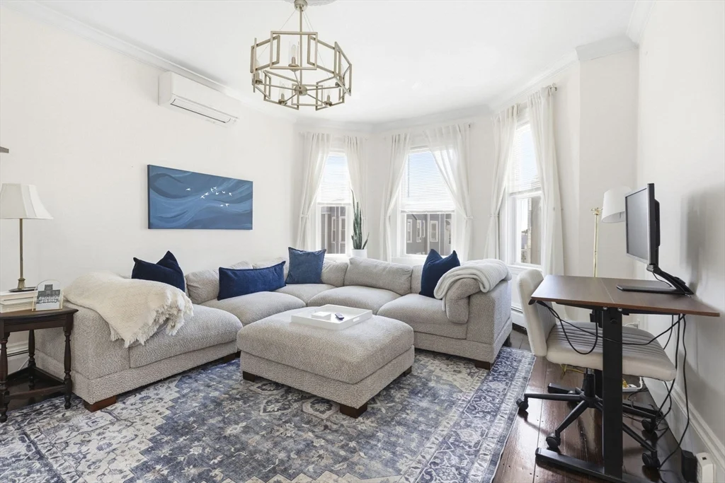 3 bed, 1 bath apartment for rent at 530-532 E Sixth St Unit 3, South Boston — photo 5 of 14