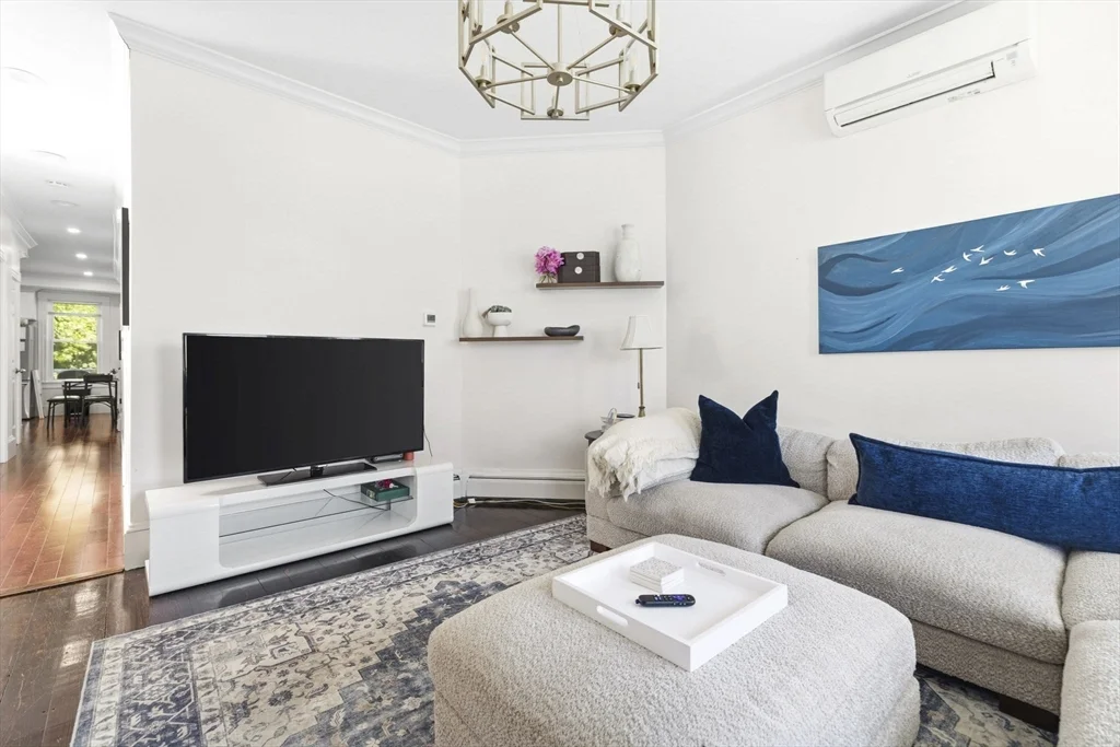3 bed, 1 bath apartment for rent at 530-532 E Sixth St Unit 3, South Boston — photo 6 of 14