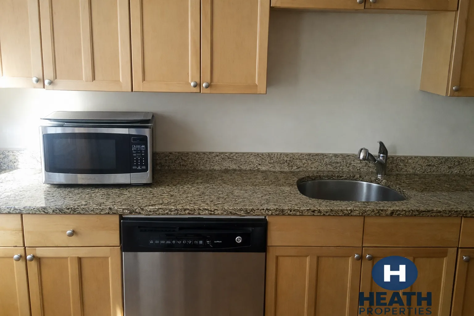 3 bed, 1 bath apartment for rent at 530 Cambridge St Unit 1, Brighton