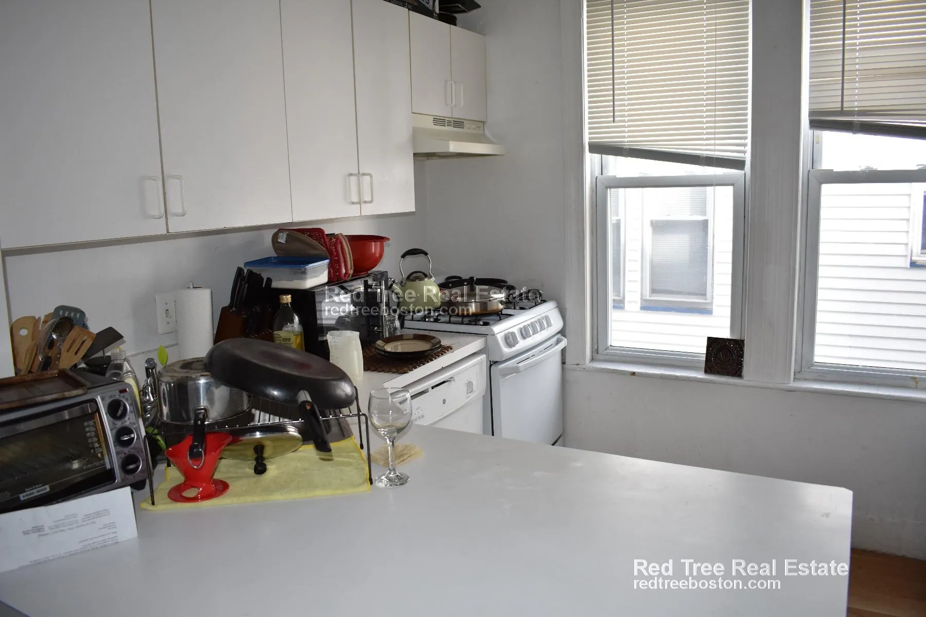 3 bed, 1 bath apartment for rent at 530 Cambridge St Unit 2, Brighton — photo 3 of 15