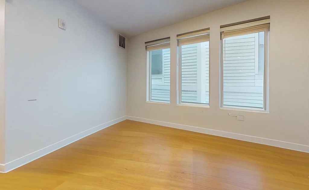 1 bed, 1 bath apartment for rent at 530 Dorchester Unit 2, South Boston — photo 5 of 7