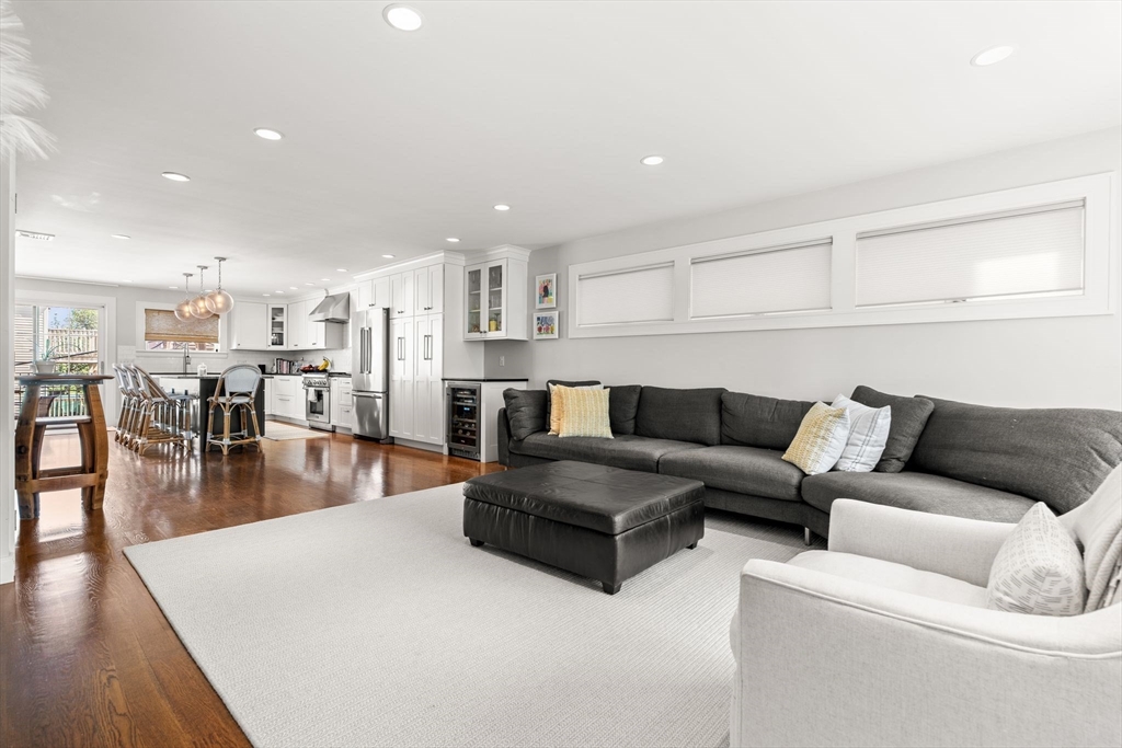 3 bed, 2 bath apartment for rent at 530 E 3rd St Unit 2, South Boston — photo 6 of 29