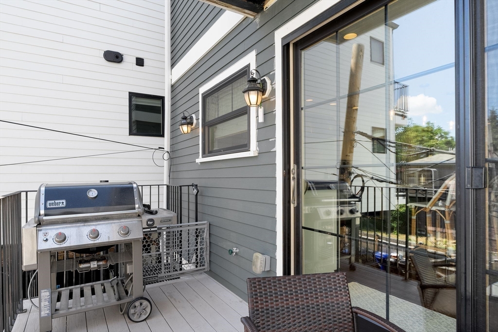 3 bed, 2 bath apartment for rent at 530 E 3rd St Unit 2, South Boston — photo 19 of 29