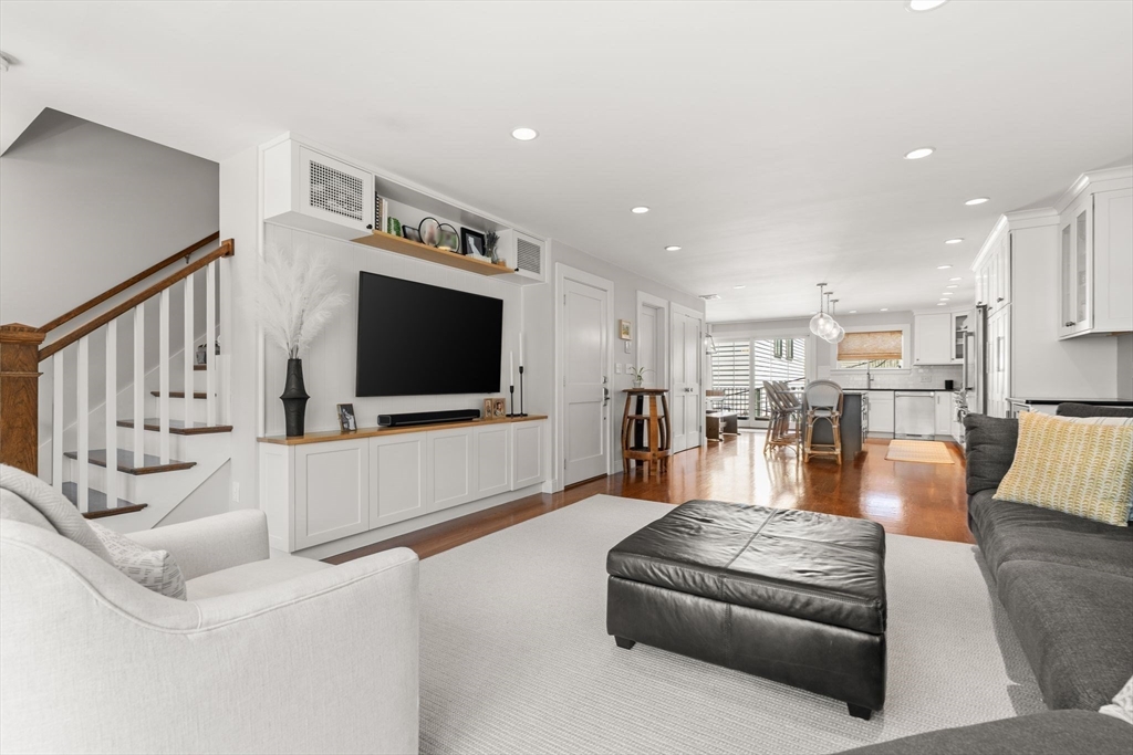 3 bed, 2 bath apartment for rent at 530 E 3rd St Unit 2, South Boston — photo 8 of 29
