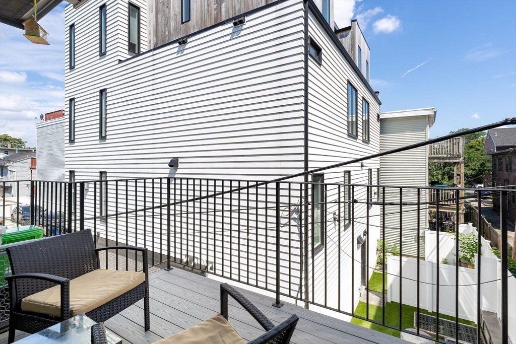 3 bed, 2 bath apartment for rent at 530 E 3rd St Unit 2, South Boston — photo 18 of 29