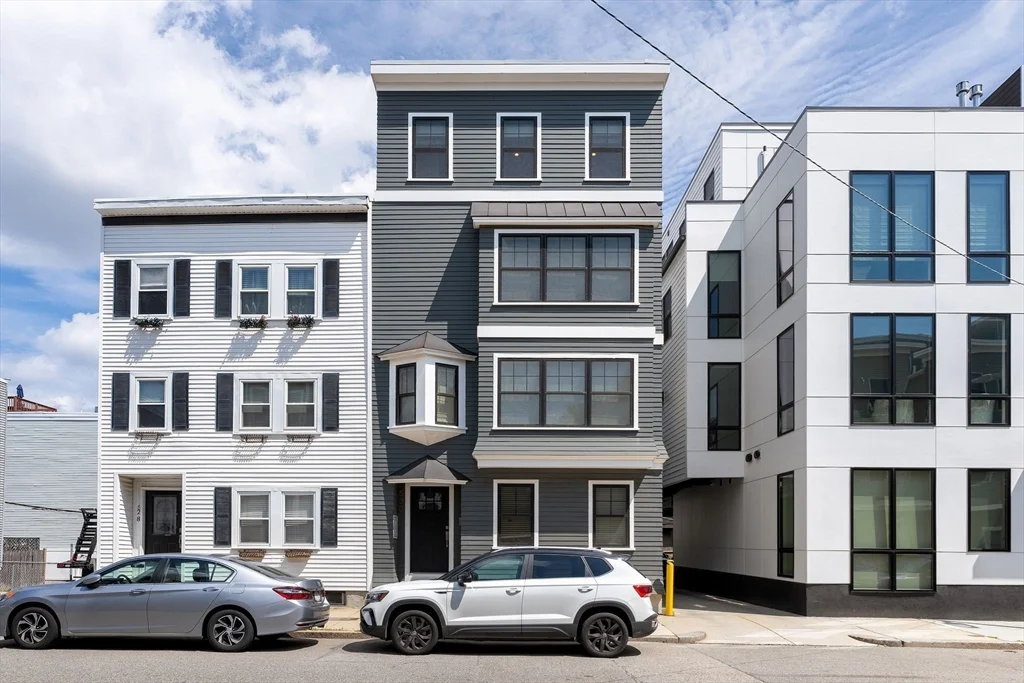 3 bed, 2 bath apartment for rent at 530 E 3rd St Unit PH, South Boston — photo 22 of 23