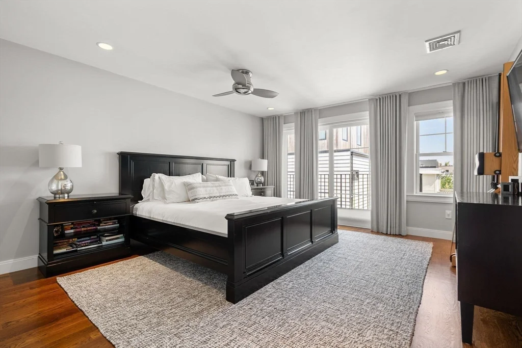 3 bed, 2 bath apartment for rent at 530 E 3rd St Unit PH, South Boston — photo 9 of 23