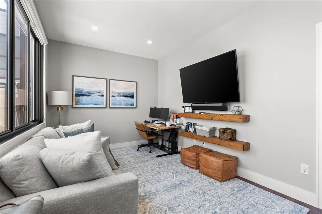 3 bed, 2 bath apartment for rent at 530 E 3rd St Unit PH, South Boston — photo 18 of 23