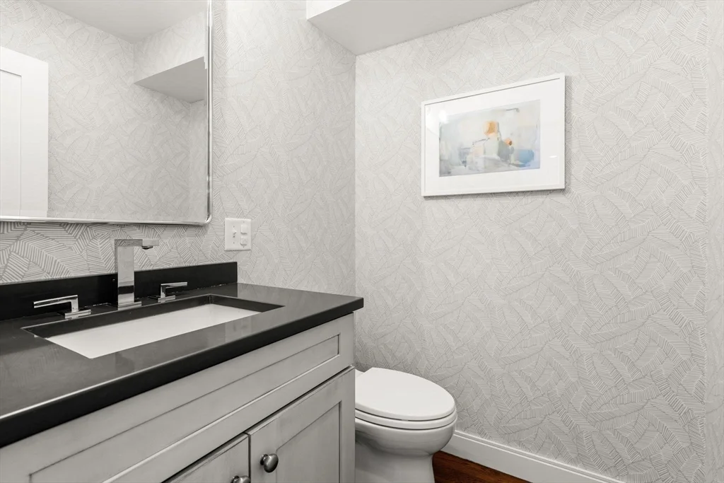 3 bed, 2 bath apartment for rent at 530 E 3rd St Unit PH, South Boston — photo 8 of 23