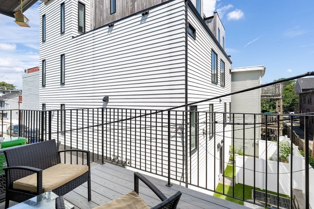 3 bed, 2 bath apartment for rent at 530 E 3rd St Unit PH, South Boston — photo 13 of 23