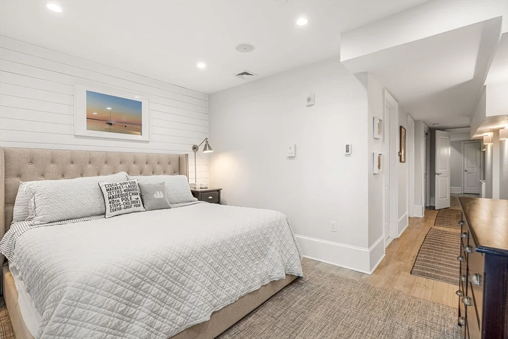 3 bed, 3 bath apartment for rent at 530 East Broadway Unit 1, South Boston — photo 16 of 24