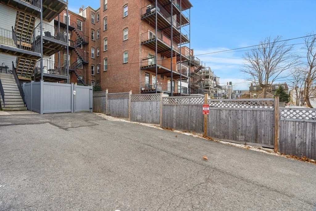3 bed, 3 bath apartment for rent at 530 East Broadway Unit 1, South Boston — photo 22 of 24