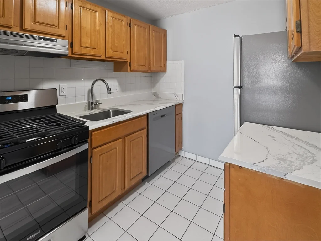 1 bed, 1 bath apartment for rent at 530 Willard Unit 405, Quincy