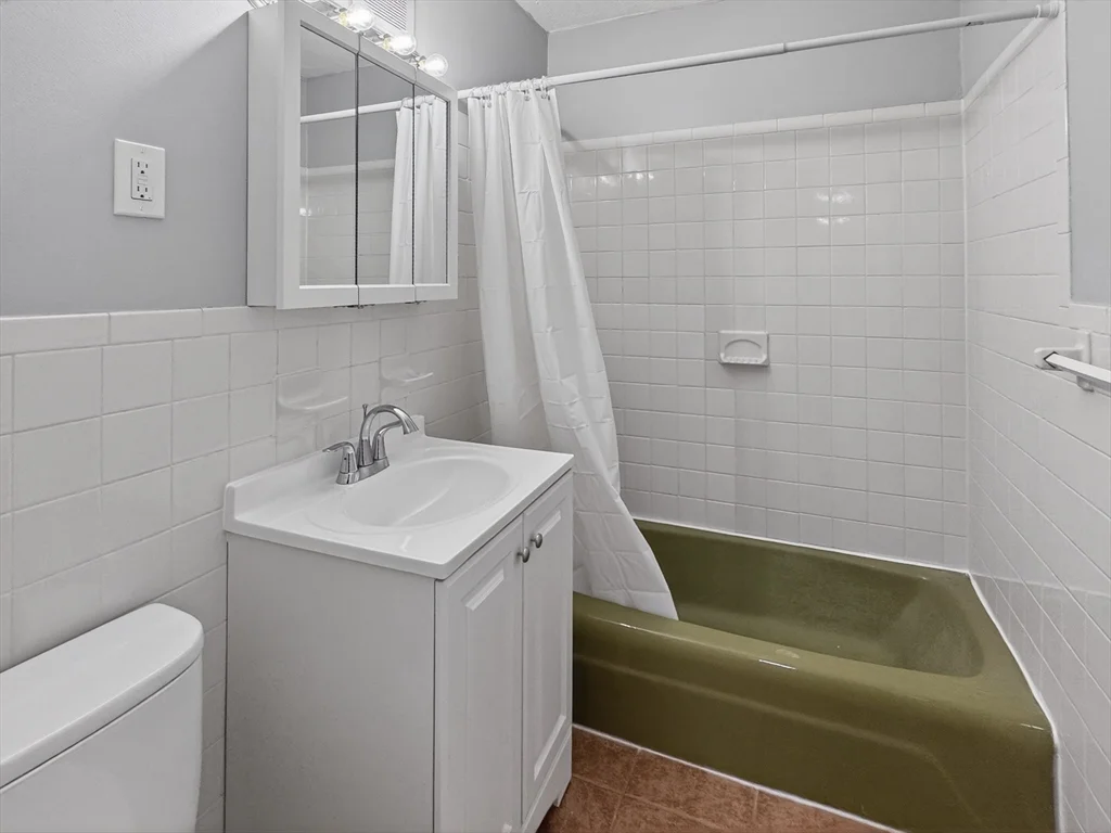 1 bed, 1 bath apartment for rent at 530 Willard Unit 405, Quincy — photo 6 of 7
