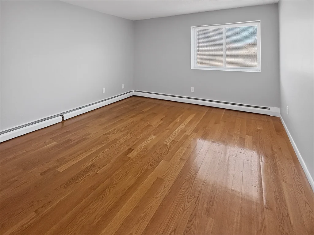 1 bed, 1 bath apartment for rent at 530 Willard Unit 405, Quincy — photo 4 of 7