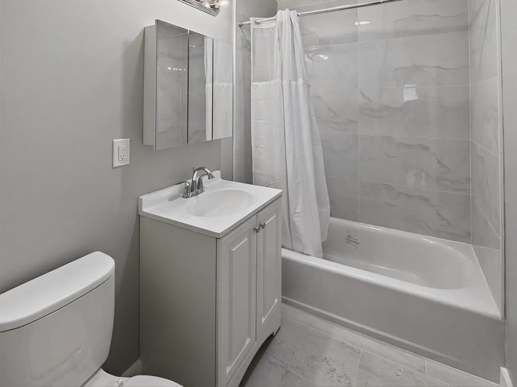 2 bed, 1 bath apartment for rent at 530 Willard Unit 409, Quincy — photo 8 of 9