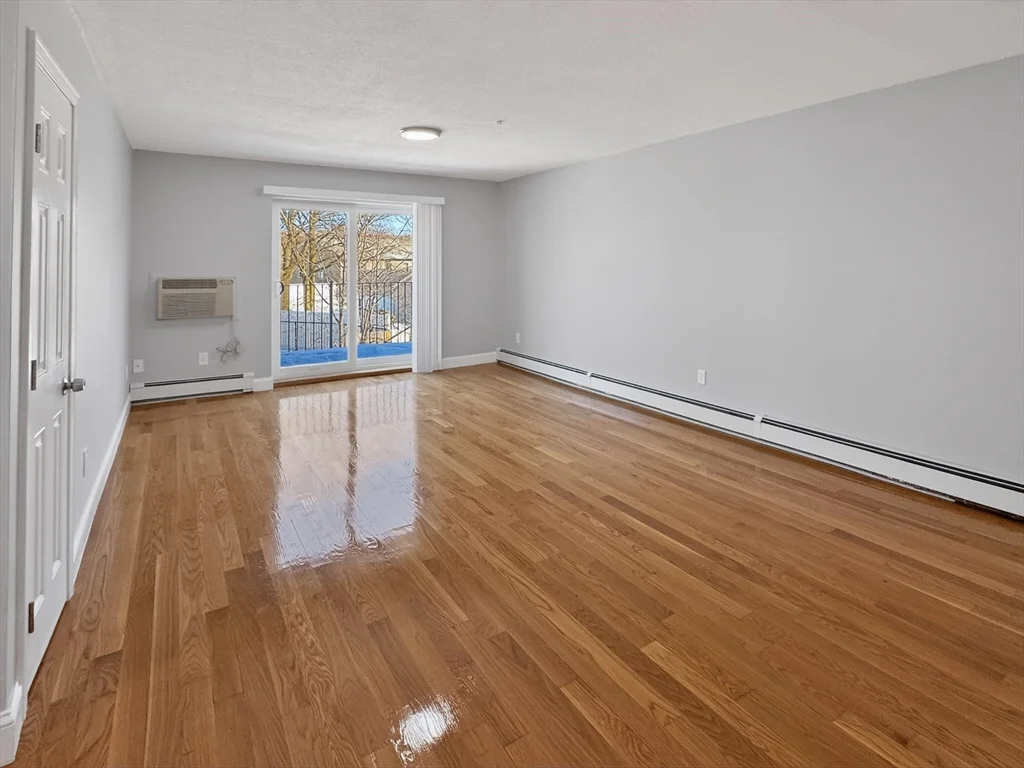 2 bed, 1 bath apartment for rent at 530 Willard Unit 409, Quincy — photo 2 of 9