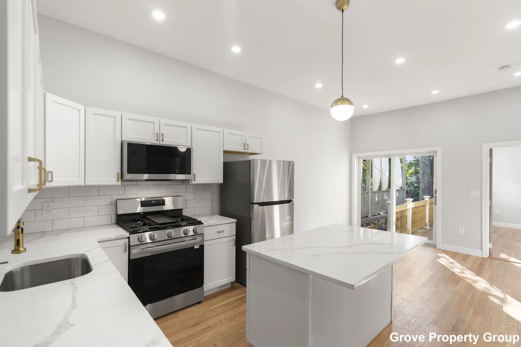 5 bed, 2 bath apartment for rent at 531 East 5th St Unit 1, South Boston — photo 3 of 24