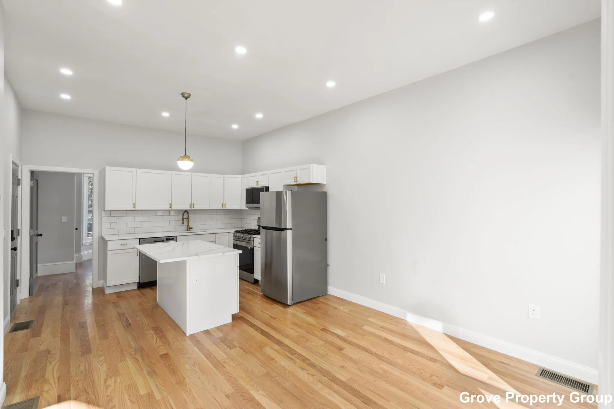 5 bed, 2 bath apartment for rent at 531 East 5th St Unit 1, South Boston — photo 6 of 24