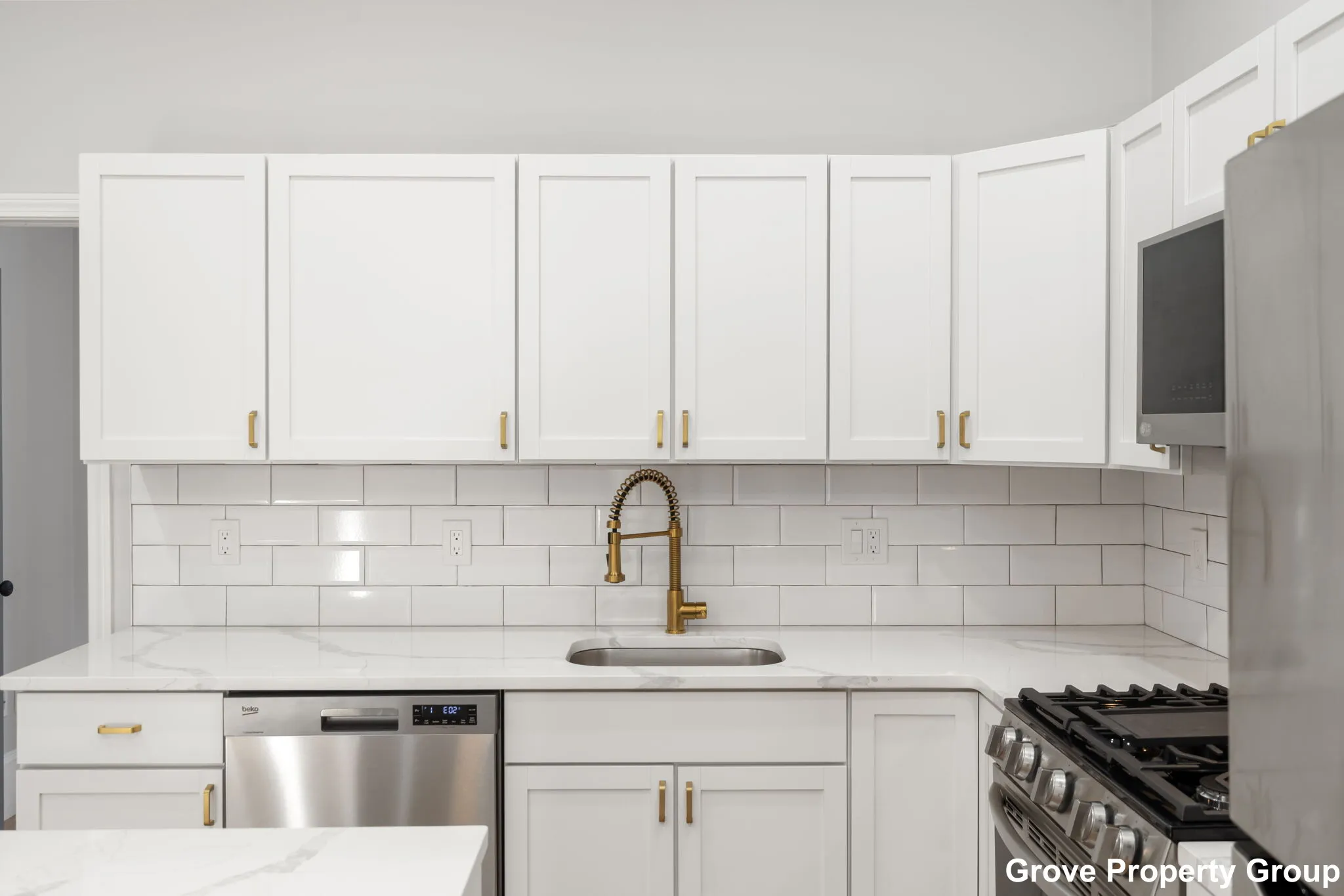5 bed, 2 bath apartment for rent at 531 East 5th St Unit 1, South Boston — photo 4 of 24