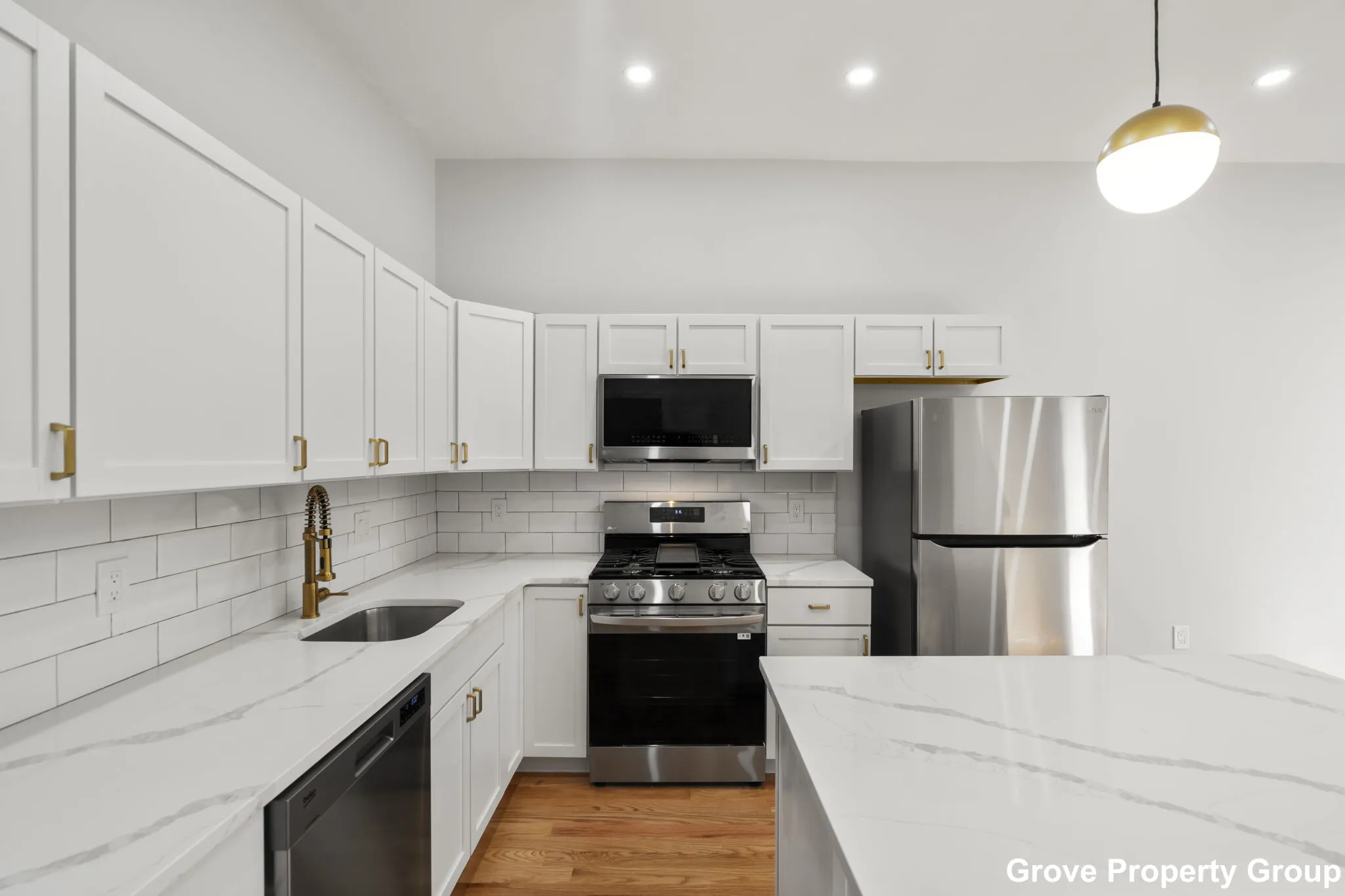 5 bed, 2 bath apartment for rent at 531 East 5th St Unit 1, South Boston — photo 2 of 24