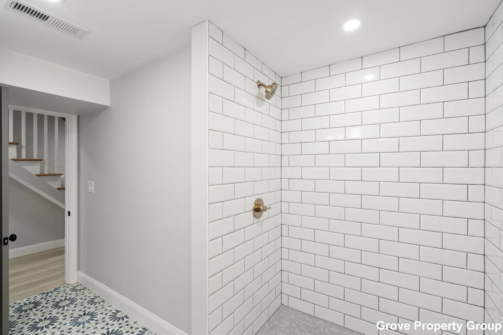 5 bed, 2 bath apartment for rent at 531 East 5th St Unit 1, South Boston — photo 18 of 24