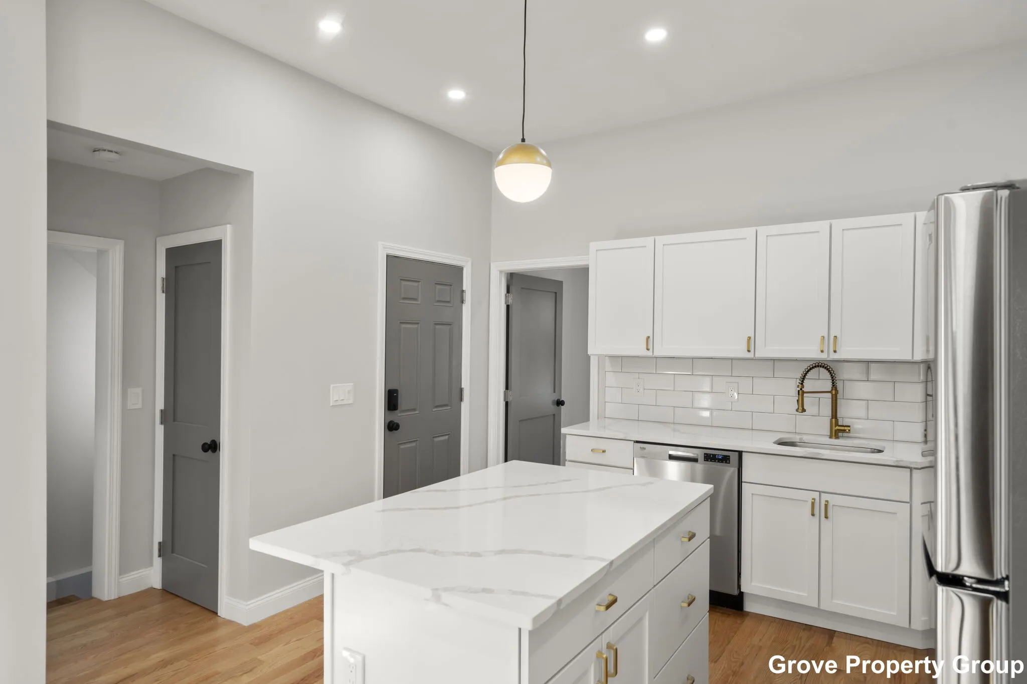 5 bed, 2 bath apartment for rent at 531 East 5th St Unit 1, South Boston — photo 5 of 24
