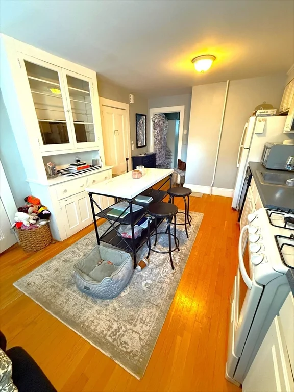 1 bed, 1 bath apartment for rent at 531 East 8th Unit 1, South Boston