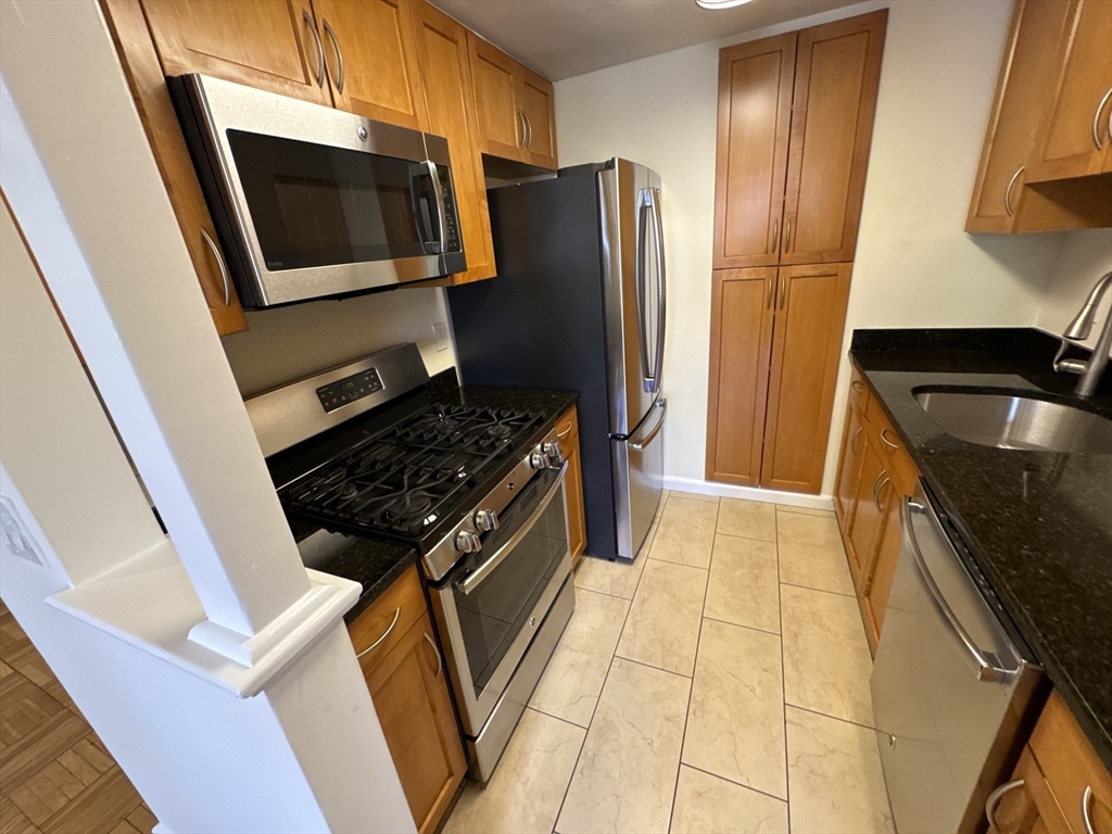 2 bed, 1 bath apartment for rent at 531 Vfw Pkwa Unit 531, Chestnut Hill — photo 24 of 34