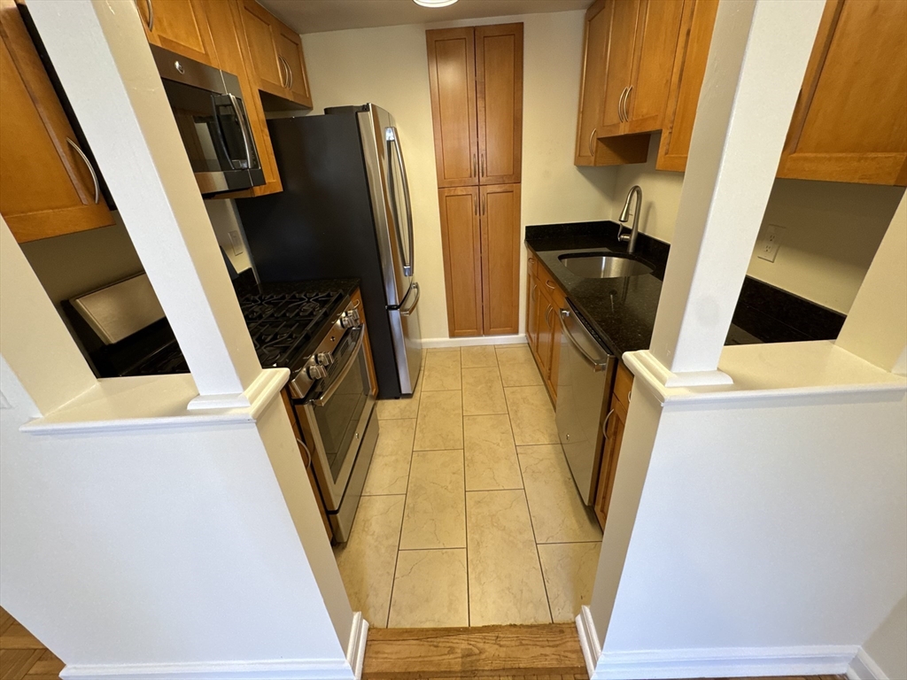 2 bed, 1 bath apartment for rent at 531 Vfw Pkwa Unit 531, Chestnut Hill — photo 13 of 34