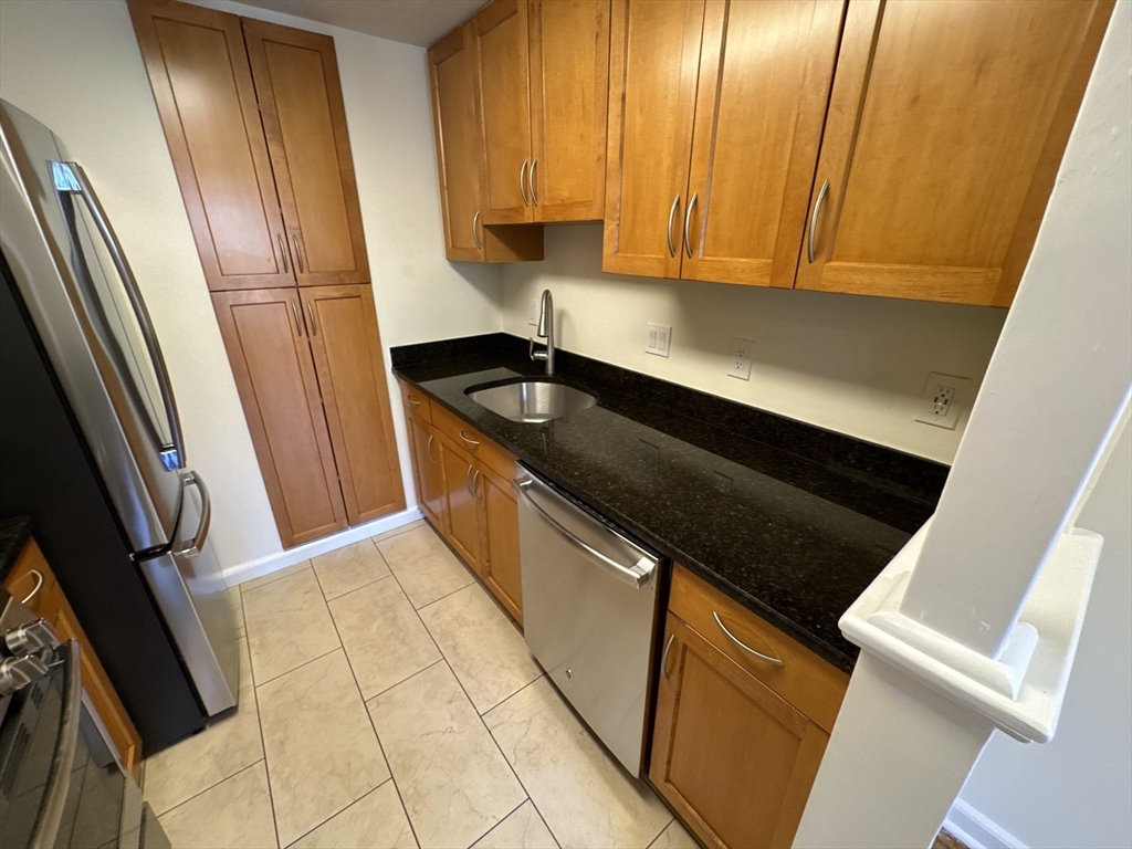 2 bed, 1 bath apartment for rent at 531 Vfw Pkwa Unit 531, Chestnut Hill — photo 25 of 34