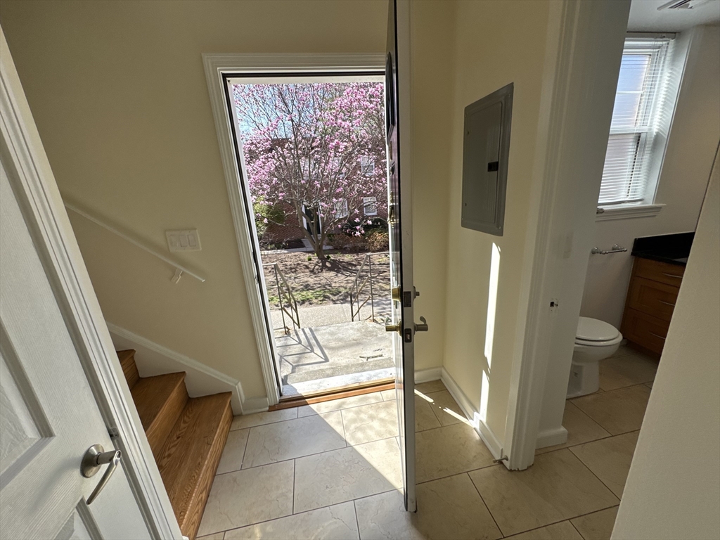 2 bed, 1 bath apartment for rent at 531 Vfw Pkwa Unit 531, Chestnut Hill — photo 8 of 34