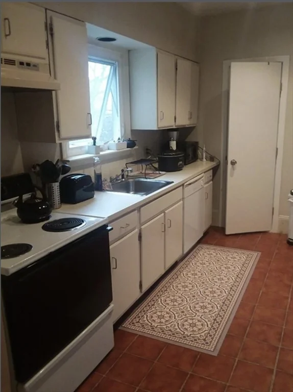 1 bed, 1 bath apartment for rent at 532 East 5th Unit 2, South Boston — photo 6 of 8