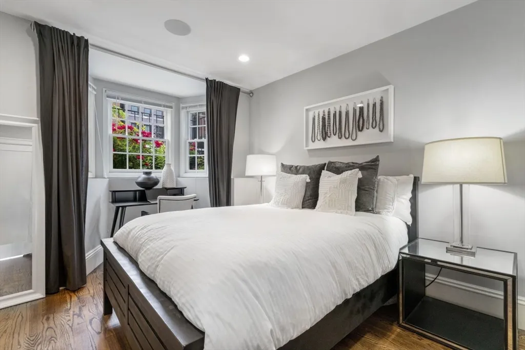 3 bed, 3 bath apartment for rent at 532 East Broadway Unit 1, South Boston — photo 14 of 22