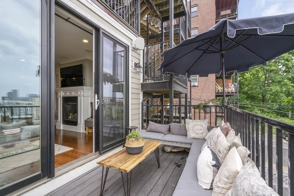 3 bed, 3 bath apartment for rent at 532 East Broadway Unit 1, South Boston — photo 21 of 22