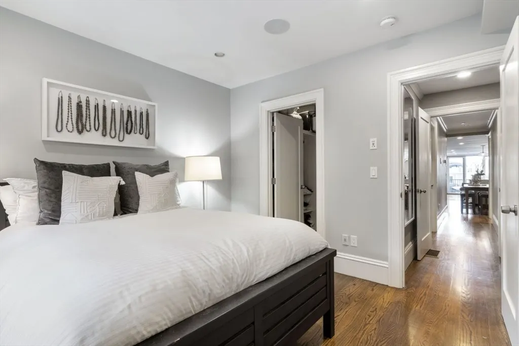 3 bed, 3 bath apartment for rent at 532 East Broadway Unit 1, South Boston — photo 15 of 22