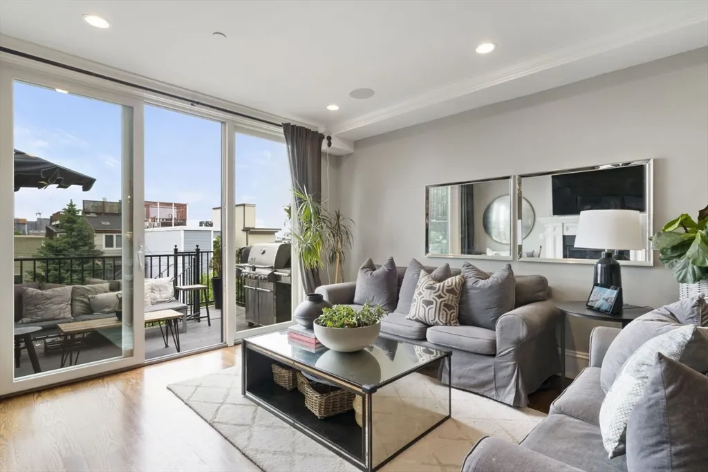 3 bed, 3 bath apartment for rent at 532 East Broadway Unit 1, South Boston